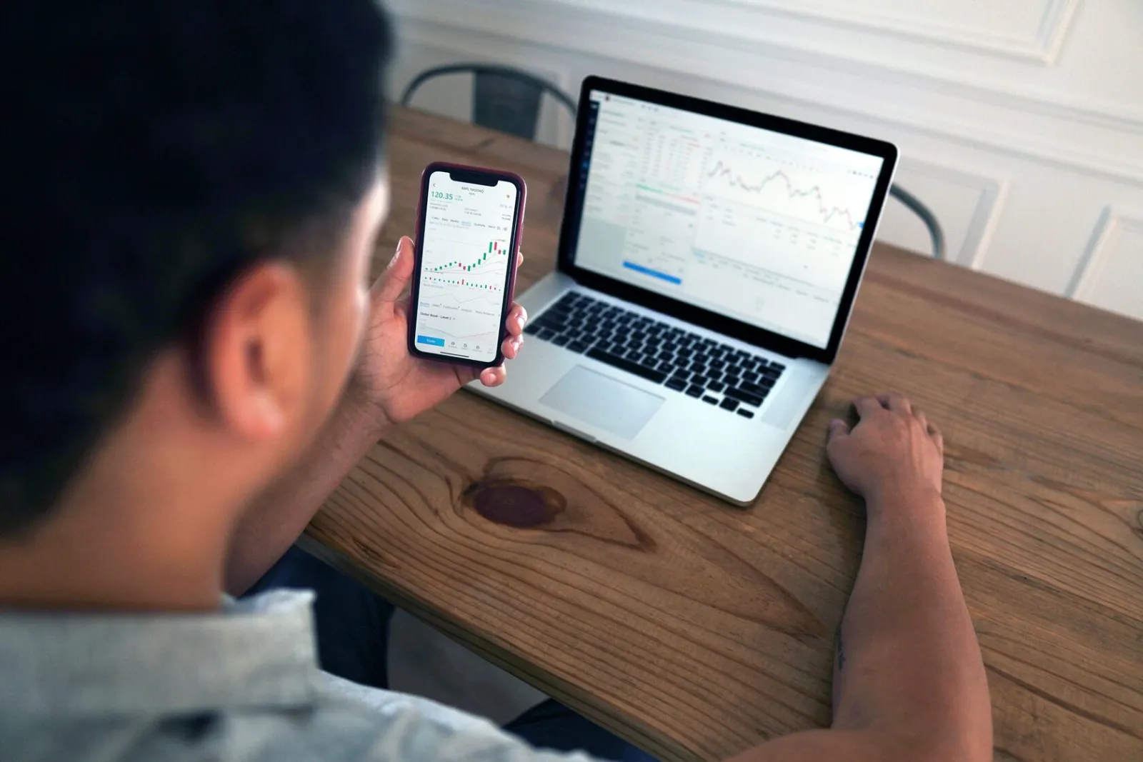 Crearea și configurarea analiticii Google Analytics 4